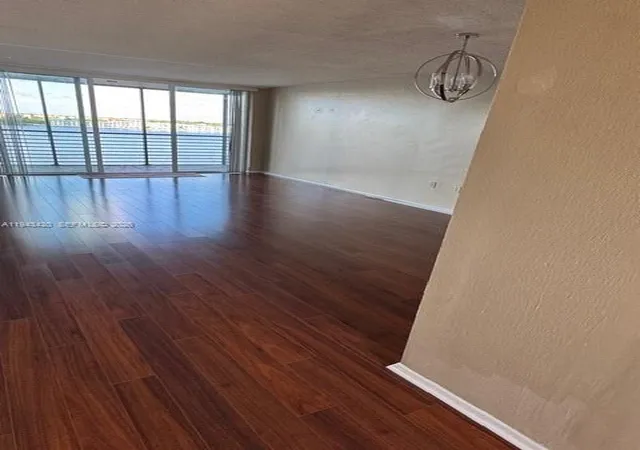 4th image of 1075 Ne Miami Gardens Dr #706, Miami, FL 33179 | MLS# A11943420