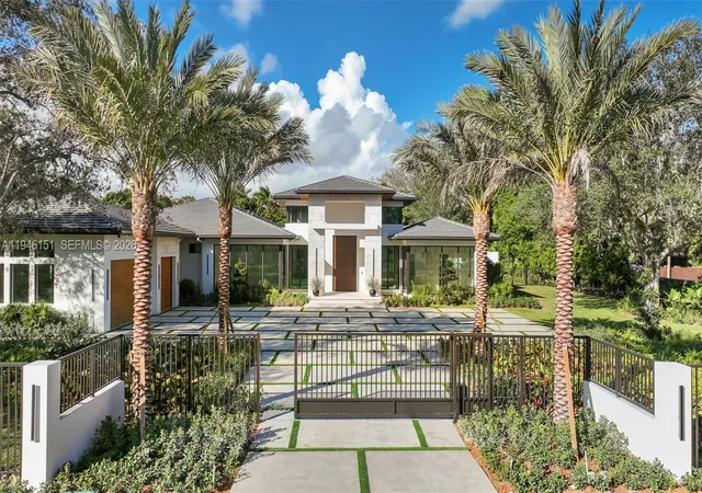1st image of 7725 Sw 114th St, Pinecrest, FL 33156 | MLS# A11946151