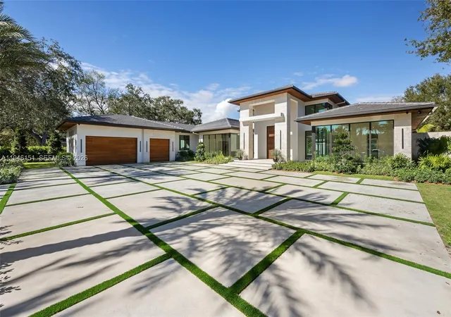 5th image of 7725 Sw 114Th St, Pinecrest, FL 33156 | MLS# A11946151