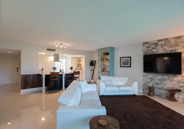 1st image of 9130 Se Riverfront Ter #L, Jupiter, FL 33469 | MLS# R11154840