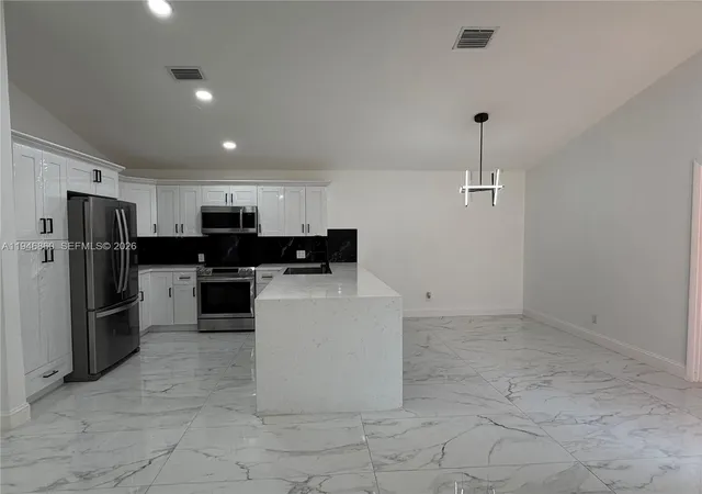 Homes for sale in Miramar, FL | 2421 Sw 84Th Ter, Miramar, FL 33025 | MLS# A11946860