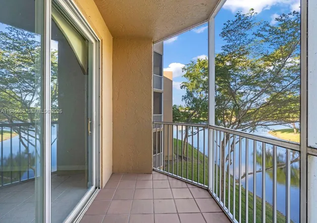 4th image of 7623 Southampton Ter #312, Tamarac, FL 33321 | MLS# A11946693