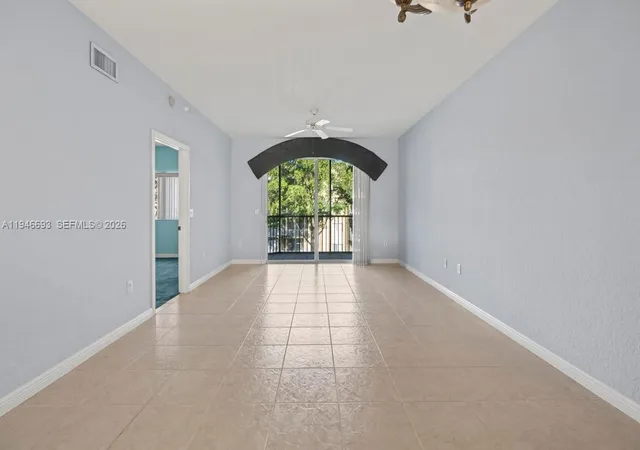 5th image of 7623 Southampton Ter #312, Tamarac, FL 33321 | MLS# A11946693