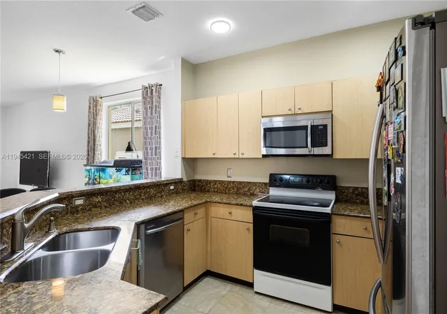 Homes for sale in Weston, FL | 1199 Golden Cane Dr, Weston, FL 33327 | MLS# A11945421