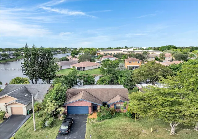 Homes for sale in Tamarac, FL | 7545 Nw 99Th Ave, Tamarac, FL 33321 | MLS# A11933396