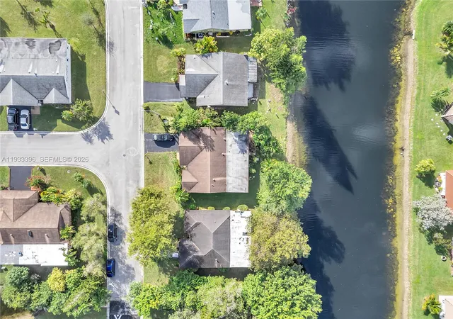 Homes for sale in Tamarac, FL | 7545 Nw 99Th Ave, Tamarac, FL 33321 | MLS# A11933396