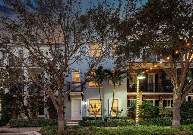 Townhouse for sale at 343 E Cannery Row Cir, Delray Beach, FL 33444 | MLS# R11155128