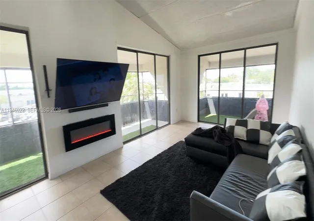 2nd image of 16220 Nw 2Nd Ave #513, Miami, FL 33169 | MLS# A11946022
