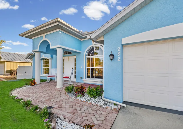 Homes for sale in Port Saint Lucie, FL | 982 Sw Worcester Ln, Port Saint Lucie, FL 34953 | MLS# R11155179