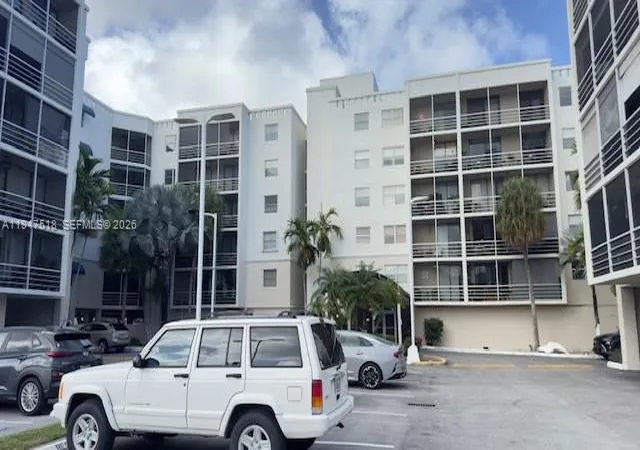 5th image of 2821 N Miami Bch Blvd, North Miami Beach, FL 33160