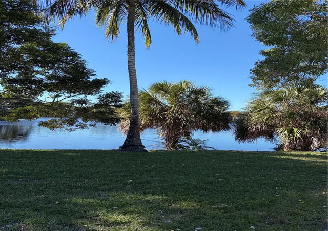 Photo 3 of Condo for sale at 21 Jacaranda Dr #121, Plantation, FL 33324 | MLS# F10545771 | Listing updated on 2026-09-23
