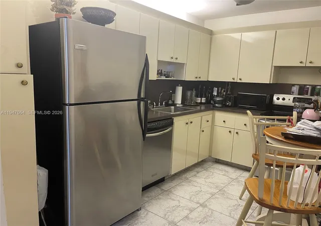 4th image of 20100 W Country Club Dr #507, Aventura, FL 33180 | MLS# A11947664