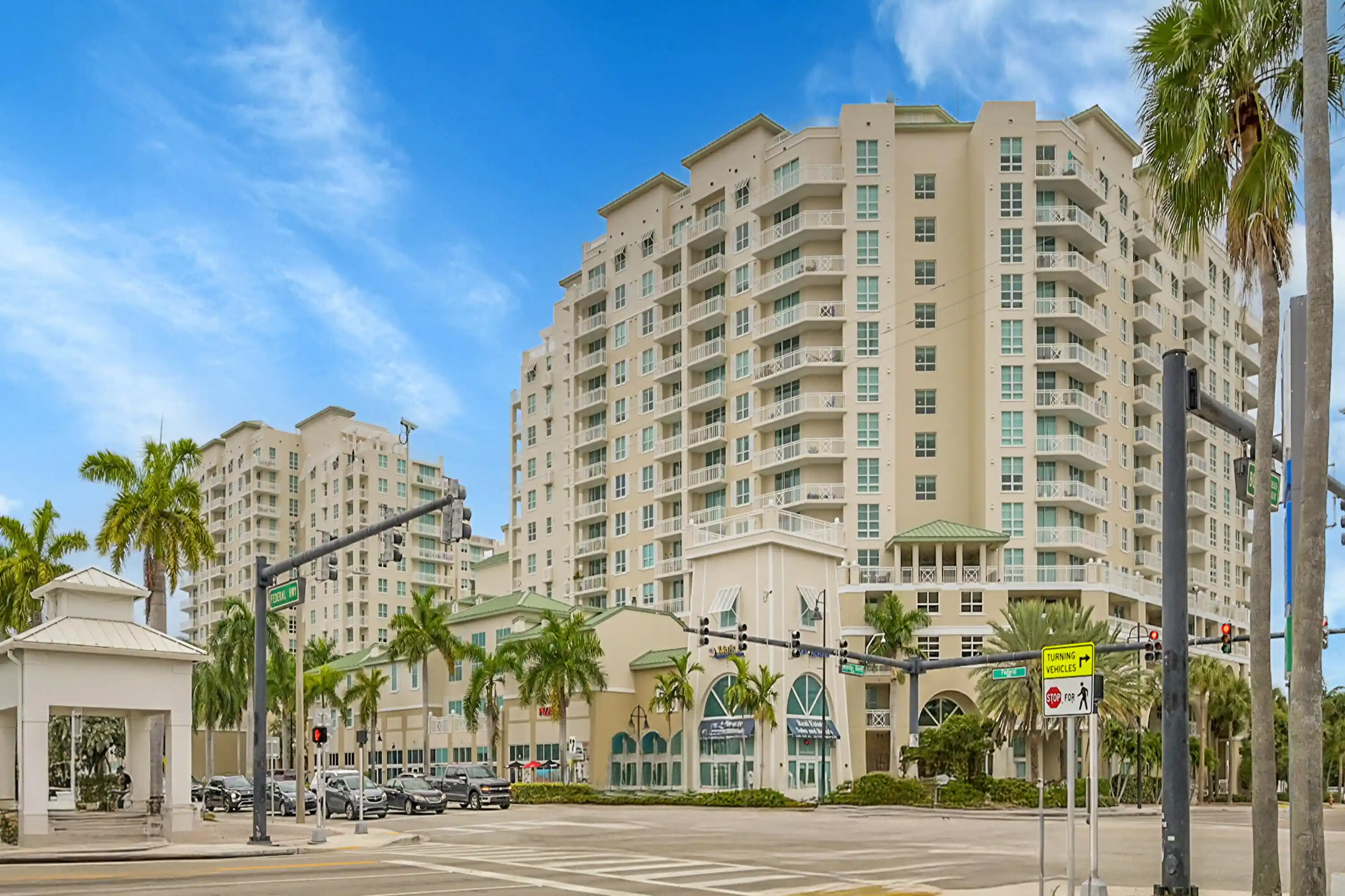 Listing Photo 1 - Condo for sale in 350 N Federal Hwy located at 350 N Federal Hwy, Boynton Beach, FL 33435 - Unit #508