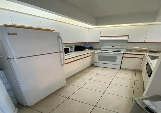 2nd image of 12950 Sw 7th Ct #310A, Pembroke Pines, FL 33027 | MLS# A11947865