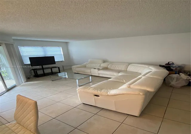 5th image of 12950 Sw 7Th Ct #310A, Pembroke Pines, FL 33027 | MLS# A11947865