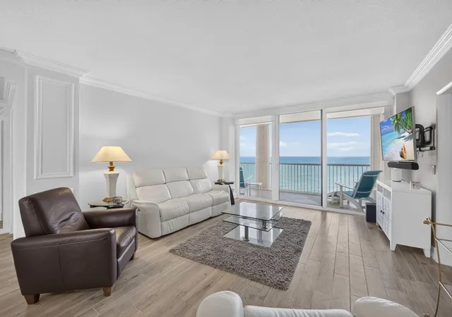 Listing Photo 4 - Condo for sale in building located at 5400 N Ocean Dr, Riviera Beach, FL 33404 - Unit #7b