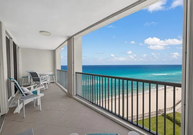 Listing Photo 5 - Condo for sale in building located at 5400 N Ocean Dr, Riviera Beach, FL 33404 - Unit #7b