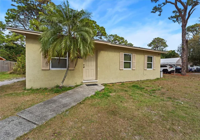 Photo 1 of Single family home for sale at 2802 Ave G, Fort Pierce, FL 34947 | MLS# F10546157 | Listing updated on 2026-09-23
