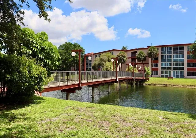 Homes for sale in Sunrise, FL | 5985 Del Lago Circle, Sunrise, FL 33313 | Houzeo