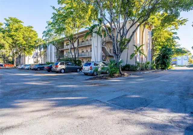 Condo for sale at 469 N Pine Is Rd #B302, Plantation, FL 33324 | MLS# A11948207 | Listing updated on 2026-07-07
