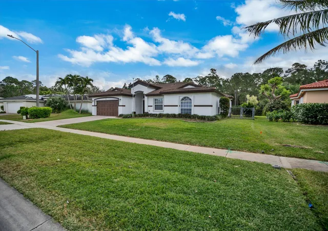 Photo 2 of Single family home for sale at 112 Cocoplum Cir, Royal Palm Beach, FL 33411 | MLS# R11155711 | Listing updated on 2026-09-23