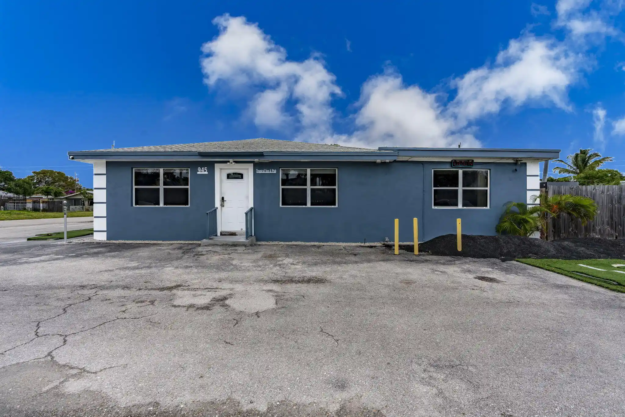 Single family home for sale at 945 Miner Rd, Lantana, FL 33462 | MLS# R11155712