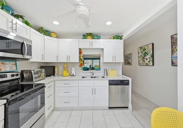 3rd image of 3003 Portofino Iss #B2, Coconut Creek, FL 33066 | MLS# F10546242