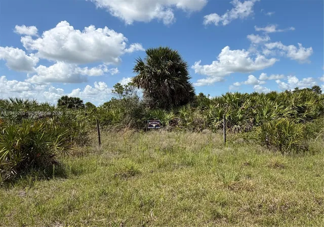 4th image of 27325 Nw 72, Okeechobee, FL 34972 | MLS# A11949262