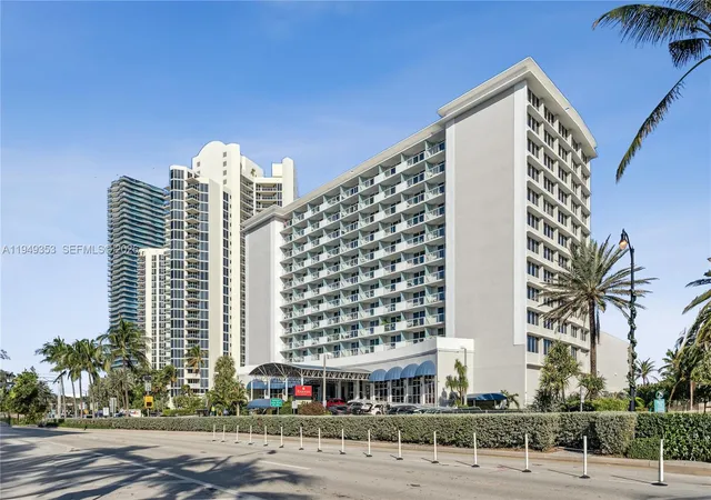 13th image of 19201 Collins Ave #612, Sunny Isles Beach, FL 33160 | MLS# A11949353