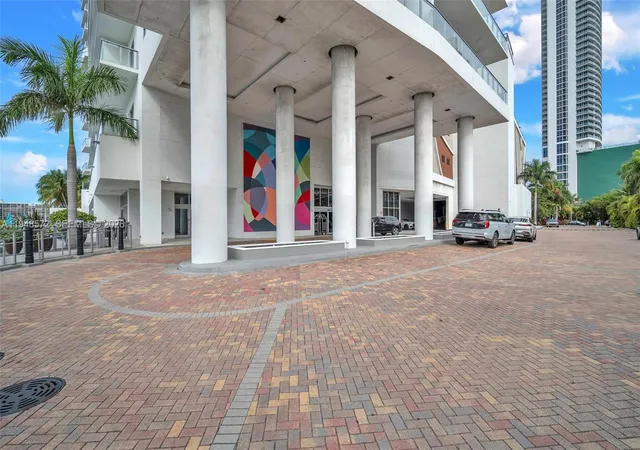 4th image of 4010 S Ocean Dr #R701, Hollywood, FL 33019 | MLS# A11948572