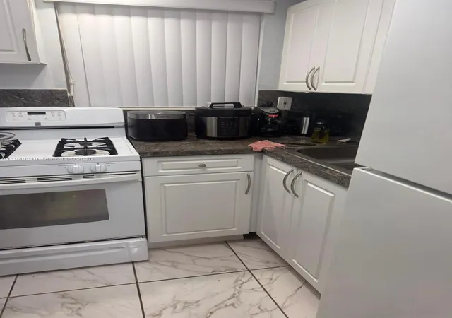1st image of 350 E 21st St #108, Hialeah, FL 33010 | MLS# A11949510