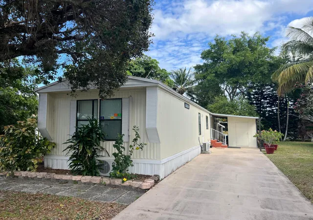 Photo 3 of Manufactured home for sale at 6730 Nw 44th Way #Lot T-18, Coconut Creek, FL 33073 | MLS# R11156264 | Listing updated on 2026-09-23