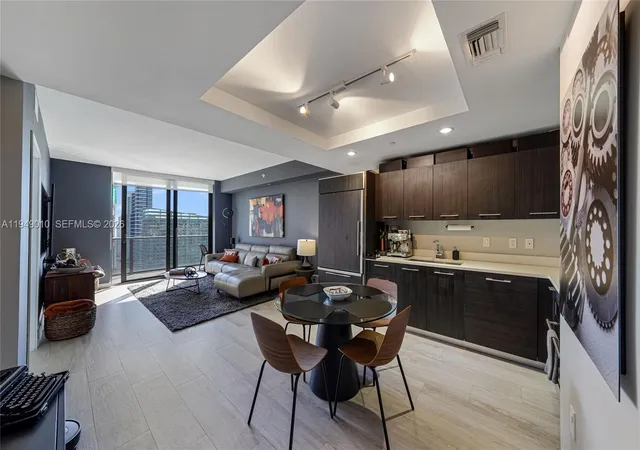 2nd image of 45 Sw 9Th St #3405, Miami, FL 33130 | MLS# A11949010