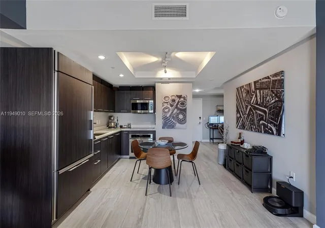 3rd image of 45 Sw 9Th St #3405, Miami, FL 33130 | MLS# A11949010