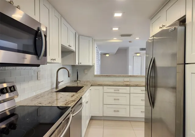 5th image of 5201 Orduna Dr #14, Coral Gables, FL 33146 | MLS# A11945471
