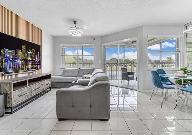 4th image of 2520 Se 20Th Pl #204B, Homestead, FL 33035 | MLS# A11945732