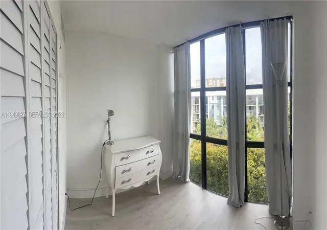 5th image of 17021 N Bay Rd #603, Sunny Isles Beach, FL 33160 | MLS# A11949827