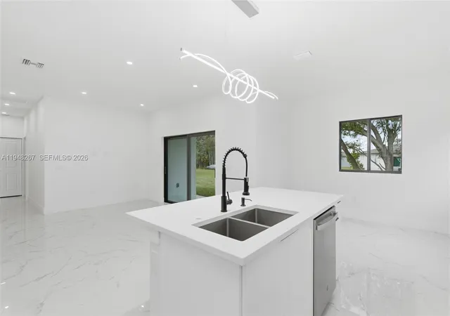 Homes for sale in Fort Myers, FL | 161 Blackstone Dr, Fort Myers, FL 33913 | MLS# A11948267