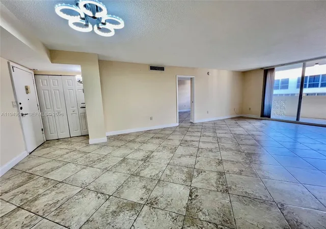 5th image of 1833 S Ocean Dr #1109, Hallandale Beach, FL 33009 | MLS# A11949528