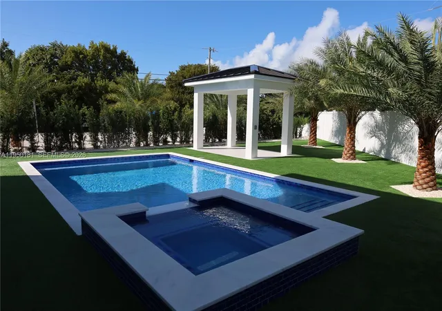 5th image of 258 Caribbean Dr, Key Largo, FL 33037 | MLS# A11950181