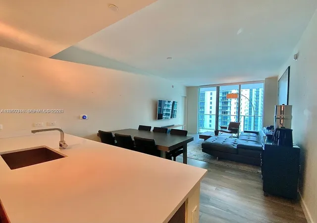 3rd image of 1100 S Miami Ave #2811, Miami, FL 33130 | MLS# A11950316