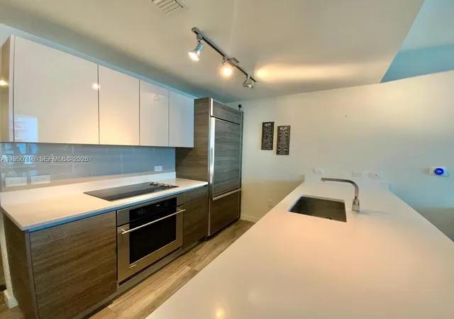 4th image of 1100 S Miami Ave #2811, Miami, FL 33130 | MLS# A11950316