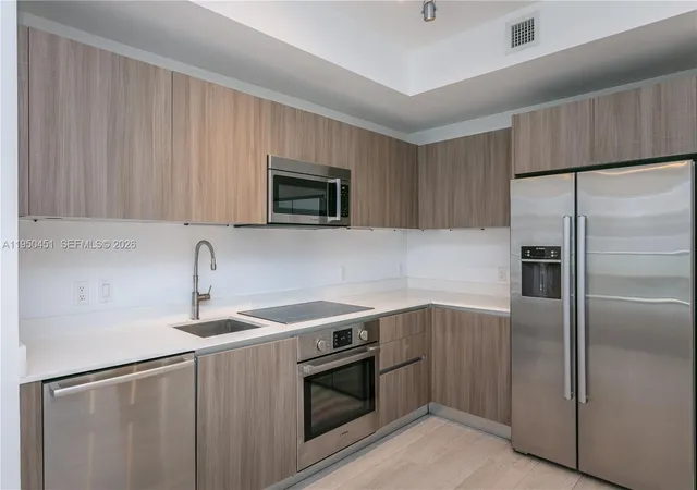 5th image of 201 Sw 17Th Rd #303, Miami, FL 33129 | MLS# A11950451
