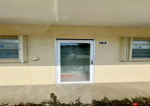 Photo 3 of Condo for sale at 126 Sparrow Dr #19a, Royal Palm Beach, FL 33411 | MLS# R11156671 | Listing updated on 2026-09-23