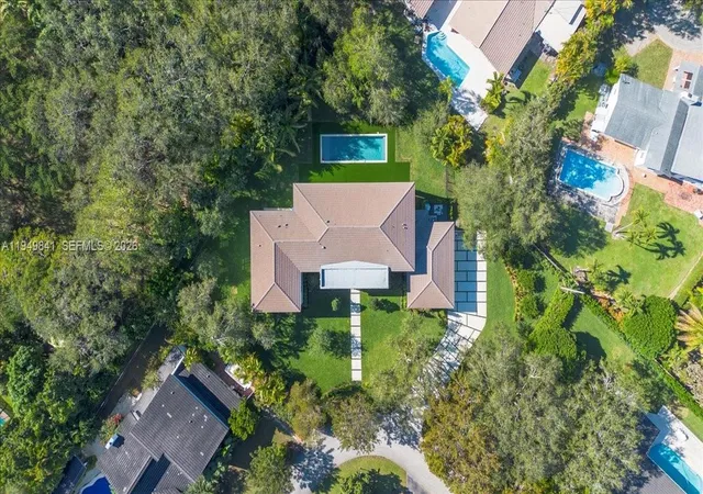5th image of 5940 Sw 100Th Ter, Pinecrest, FL 33156 | MLS# A11949841