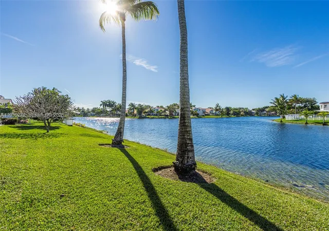 3rd image of 15842 Nw 10Th St, Pembroke Pines, FL 33028 | MLS# A11950272