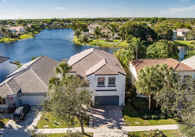 5th image of 15842 Nw 10Th St, Pembroke Pines, FL 33028 | MLS# A11950272