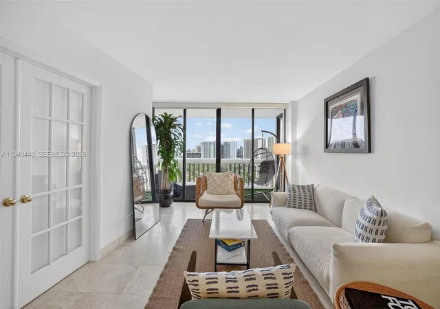 3rd image of 1000 Island Blvd #2105, Aventura, FL 33160 | MLS# A11948440