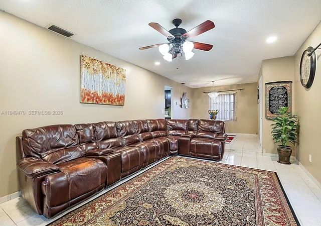 4th image of 2210 Nw 91St Ter, Pembroke Pines, FL 33024 | MLS# A11949470
