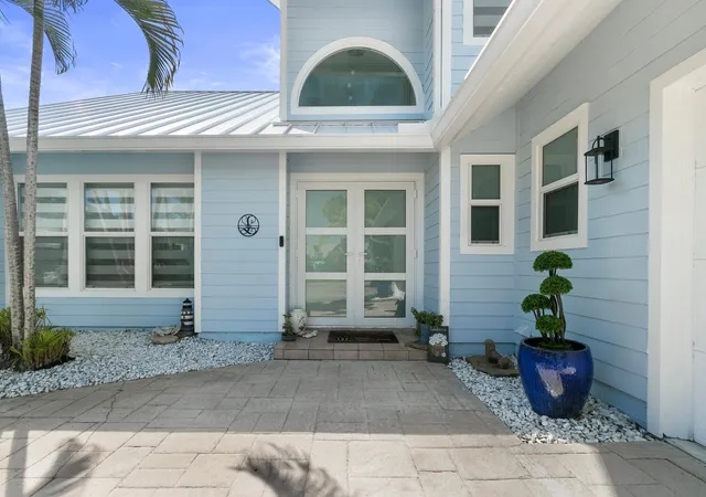 Photo 3 of Single family home for sale at 9029 SE Breeze Way, Hobe Sound, FL 33455 | MLS# R11157014 | Listing updated on 2026-10-10
